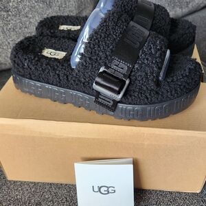 NWT FLUFFITA UGG PLATFORM SLIDES